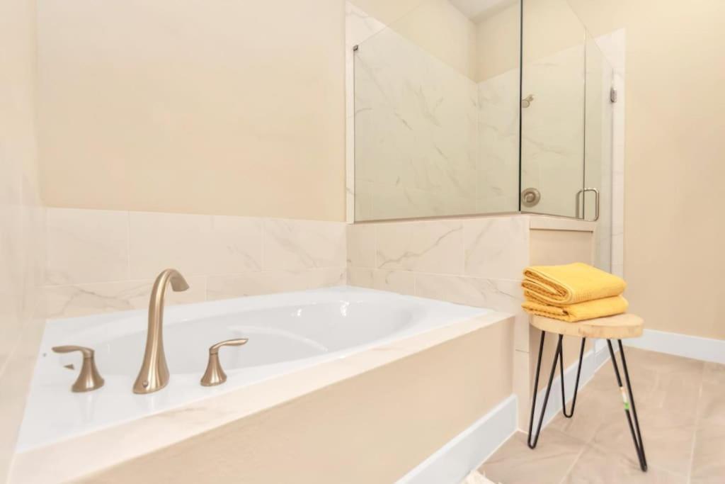 Вілла Luxurious Houston Galleria Living Екстер'єр фото